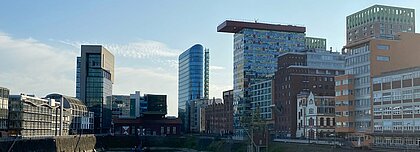 Blick auf den Medienhafen in Düsseldorf (Foto: Marie Förder)