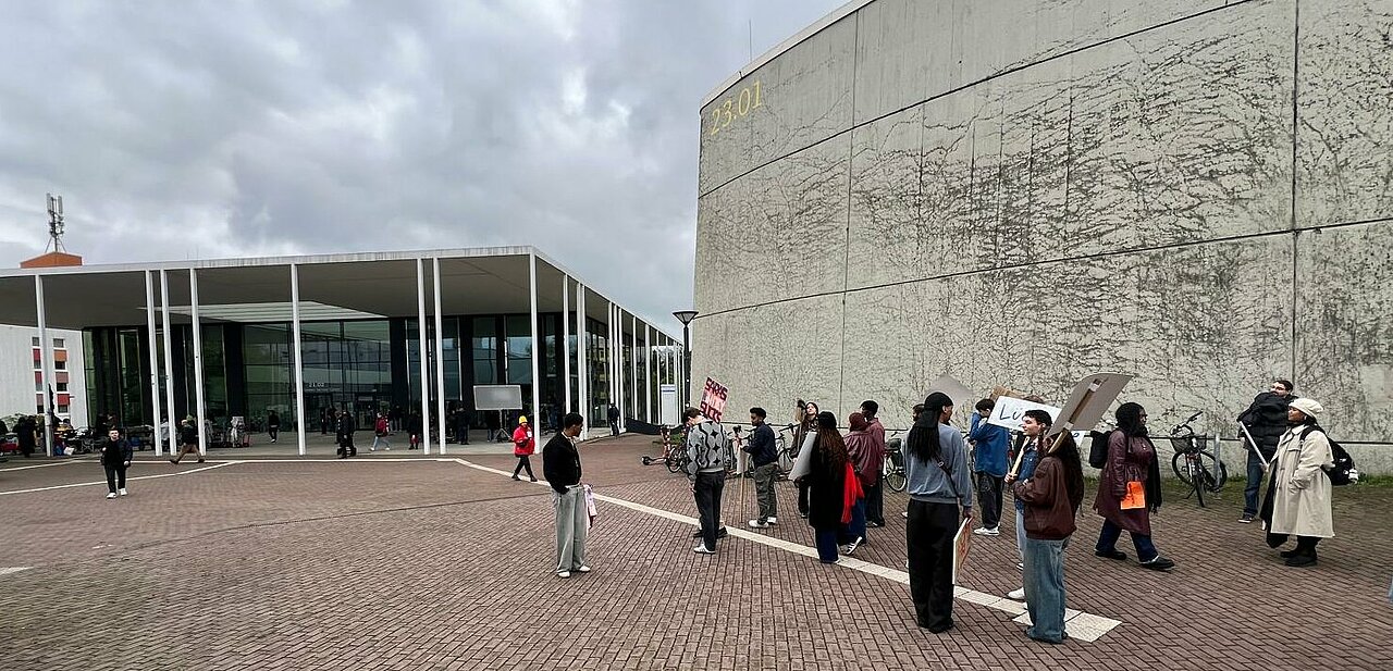 Dreharbeiten zum Film an der HHU (Foto: Valeska Ridzewski) Auf dem Bild sind die Dreharbeiten zum Film an der HHU zu sehen.